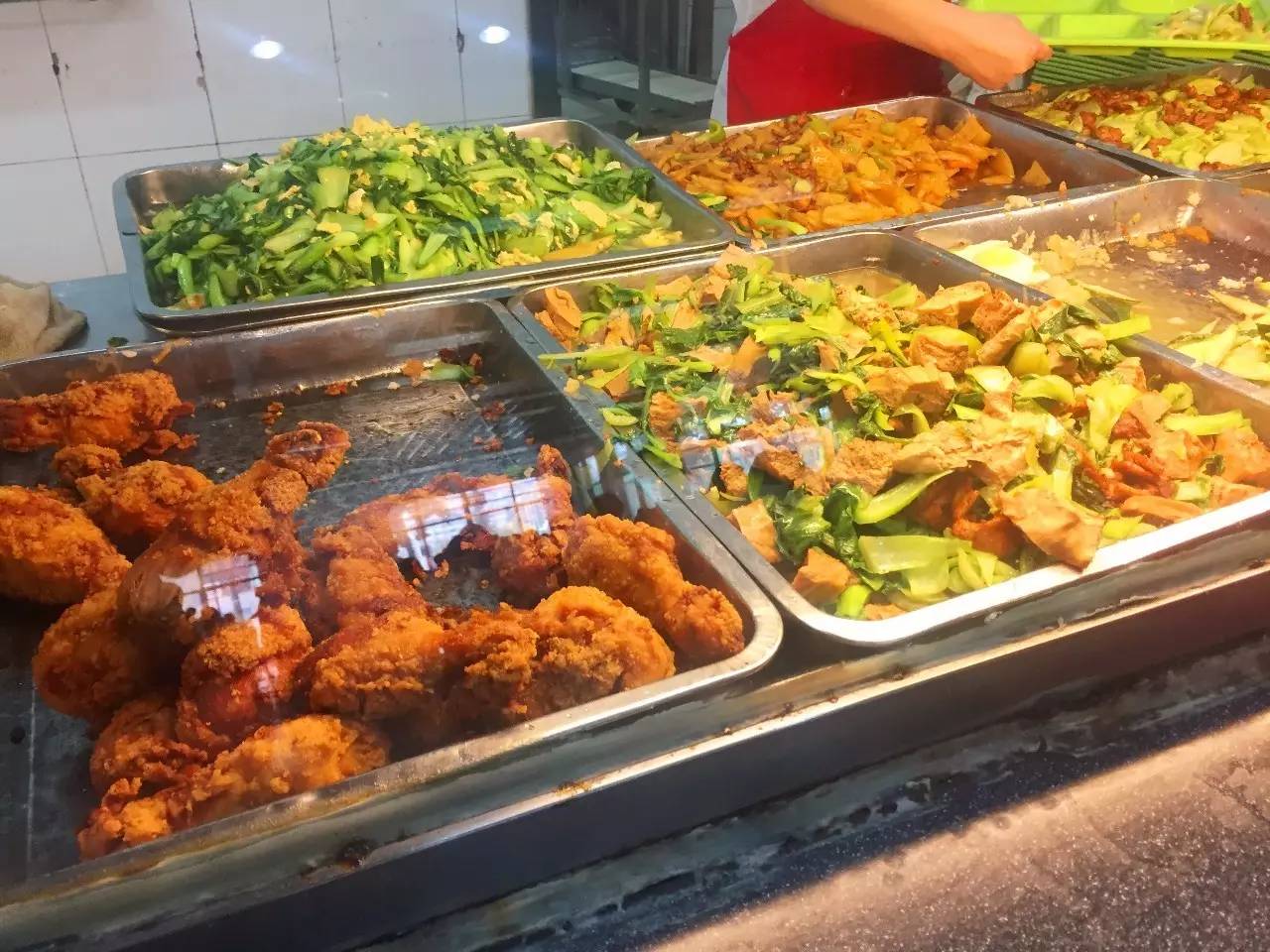 北京科技大学这个西瓜摊神了,一到夏天就成北科吃货聚集地