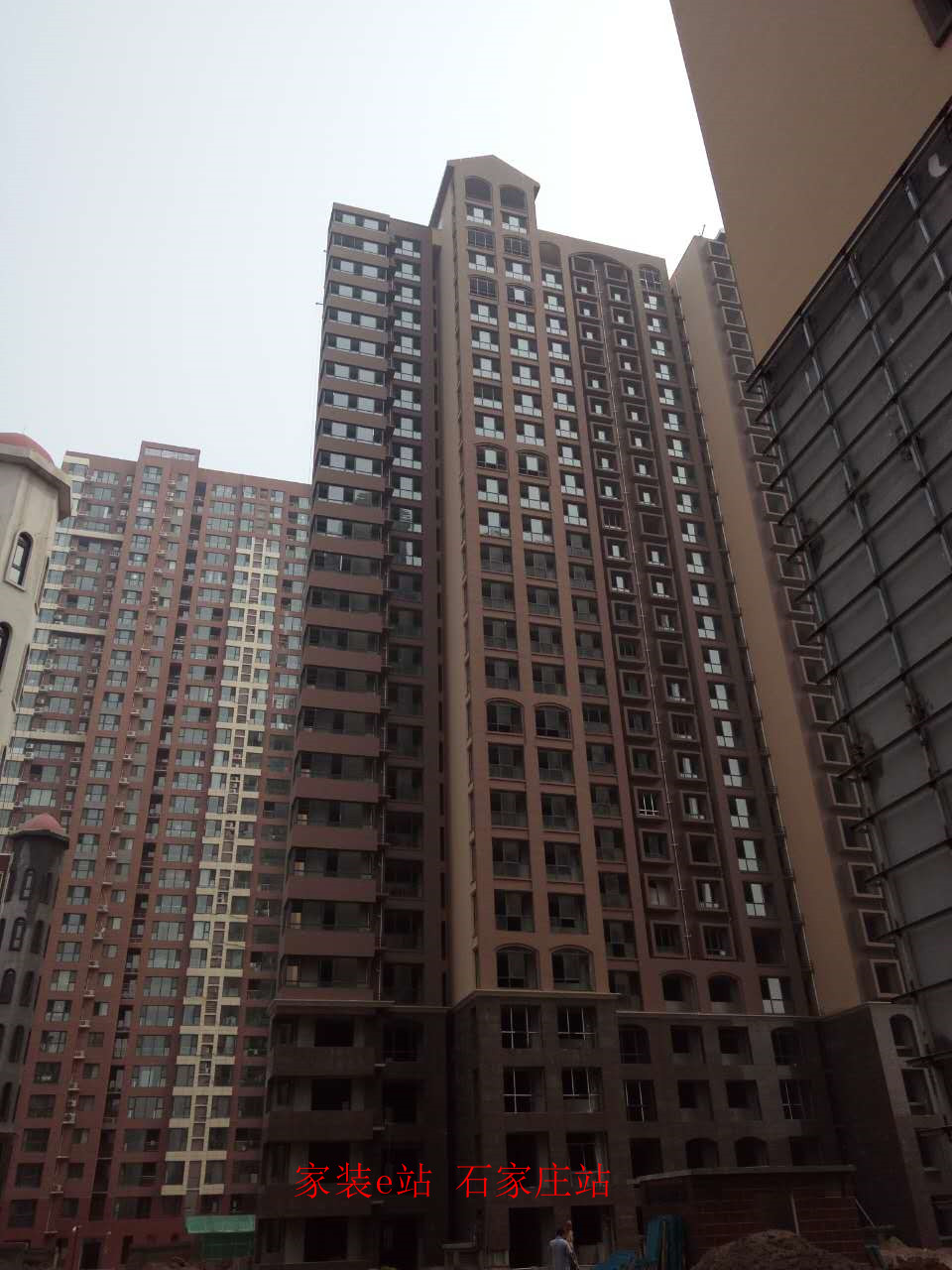 7月19号走访“白金汉府”最新施工进度