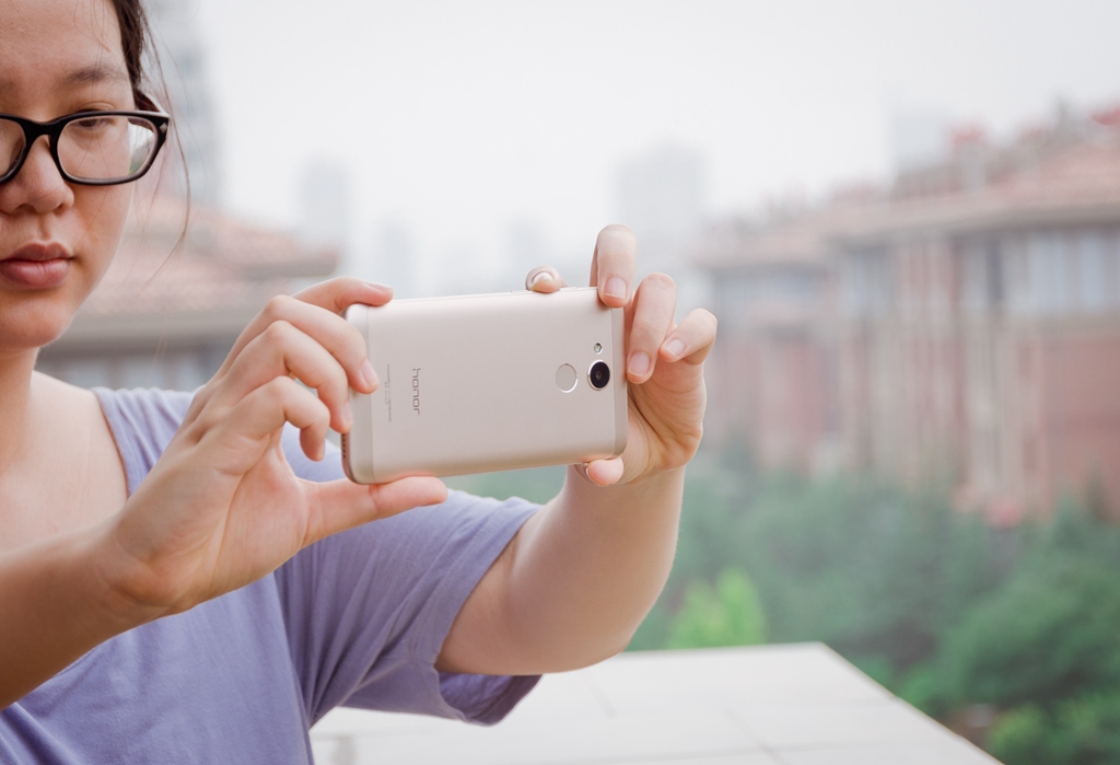 荣耀畅玩6a详解,不费流量而且还好玩的游戏推荐