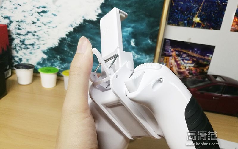 用手柄玩很爽的电脑游戏,用阿修罗2手柄玩的手机赛车游戏