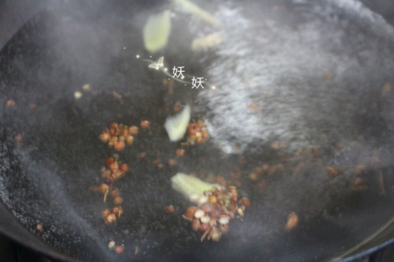 煮一煮泡一泡，超级简单的泡鸡脚，只需一味调料就能完成，零失败的方子