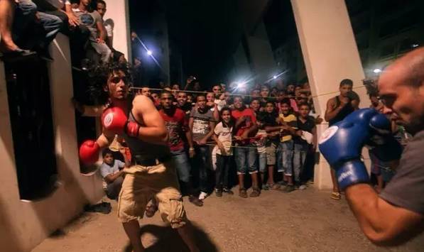 职业拳手街头实战能力,职业拳手街头到底有多强