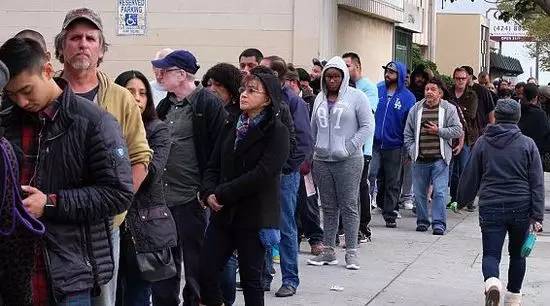 夫妇买彩票中了两千万隐瞒儿子,买彩票中4亿后三天才发现中奖