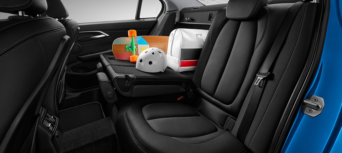 宝马1系三厢运动车限时0首付,bmw1系三厢运动版多少钱