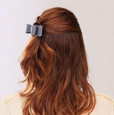 扎头发花苞头教程图解,花苞头的简单扎法蓬松中长发