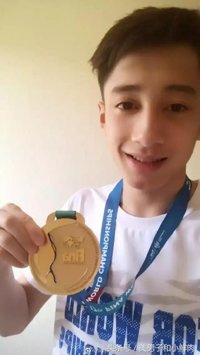 跳水运动员高颜值,跳水冠军练俊杰帅吗