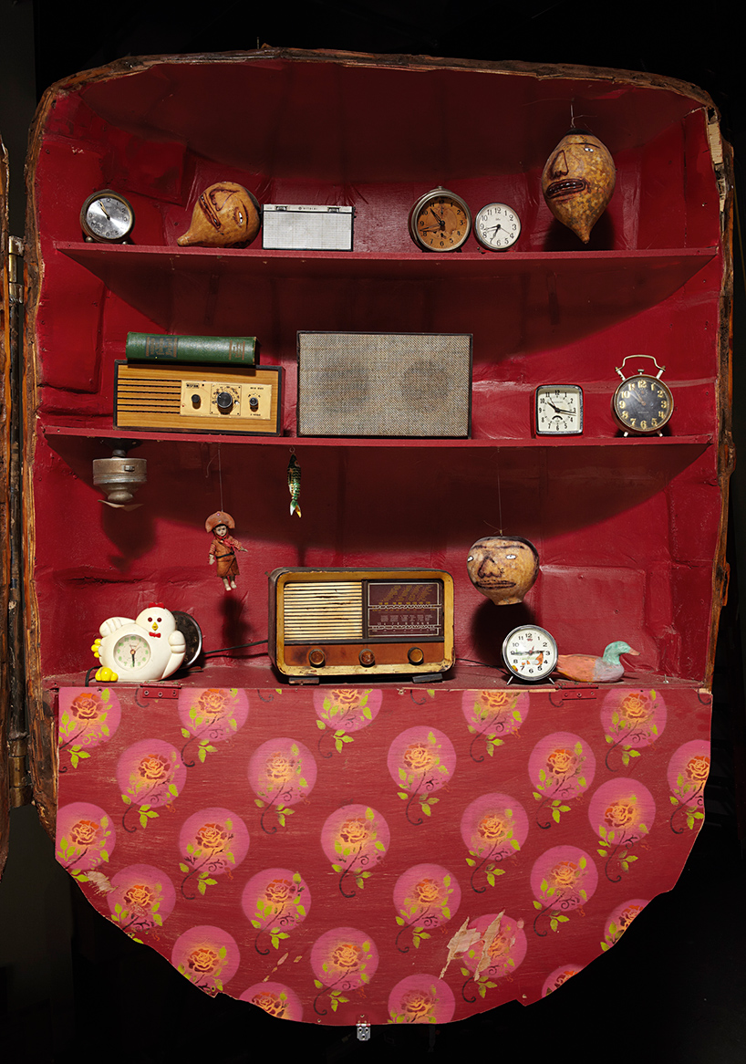 双生涂鸦组合OsGemeos特色：黄皮肤公仔