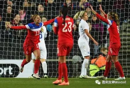 踢足球的科比,一个踢足球的人去打篮球会怎么样