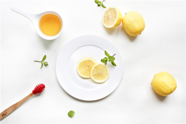 喝水喝得多能美容吗,喝水加它喝出好身体好皮肤