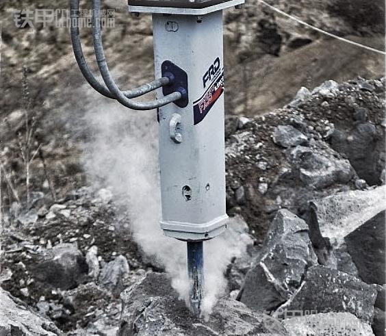 挖掘机都有破碎锤吗,挖掘机上破碎锤是什么