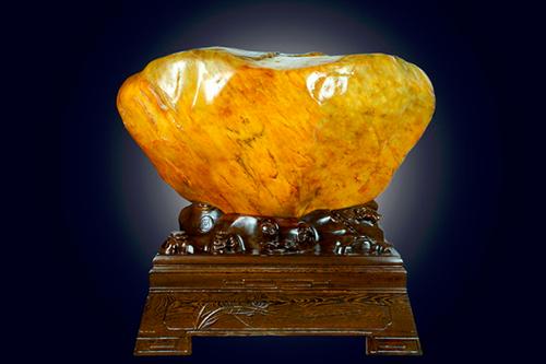 看到喜欢的石头就捡一些,有些石头不要轻易扔