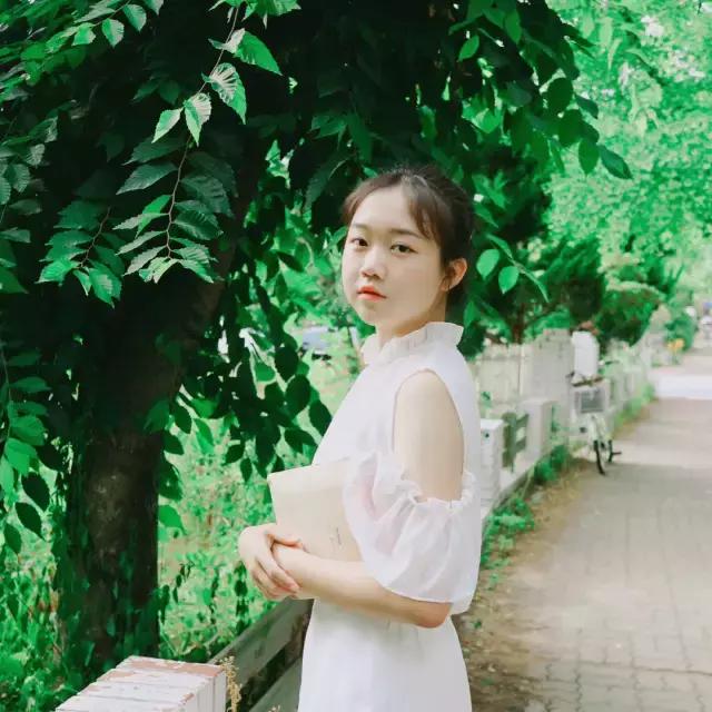 一拍照表情动作就扭曲,一拍照就紧张脸部僵硬