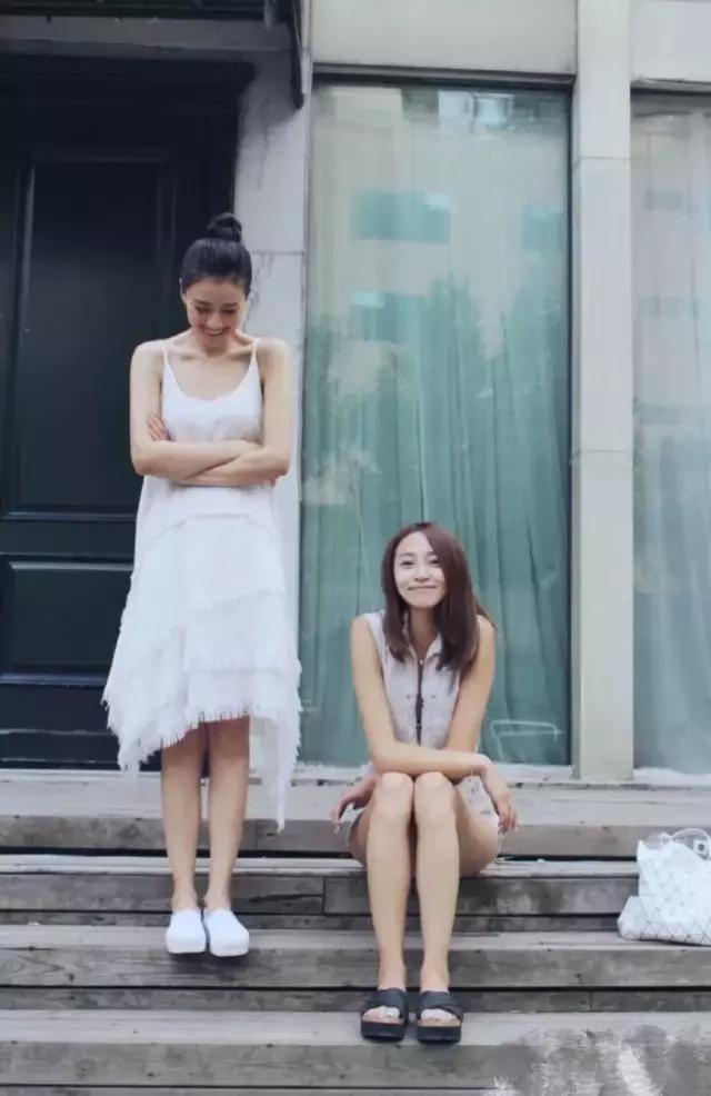 一拍照表情动作就扭曲,一拍照就紧张脸部僵硬