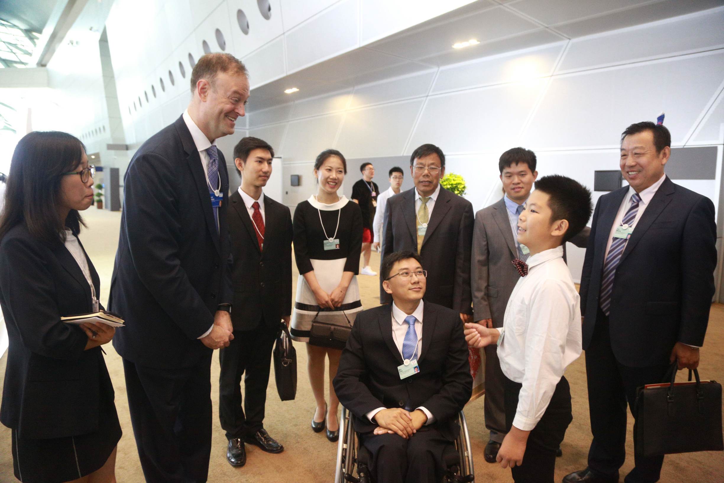 施瓦布达沃斯论坛,2024达沃斯论坛施瓦布