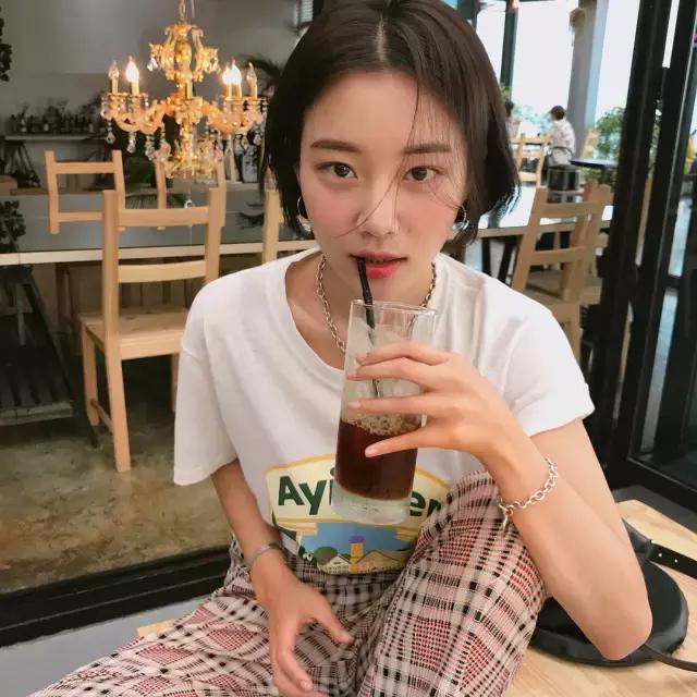 一拍照表情动作就扭曲,一拍照就紧张脸部僵硬