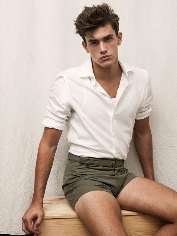 白衬衫怎么保持白净,白衬衫怎么样越洗越白