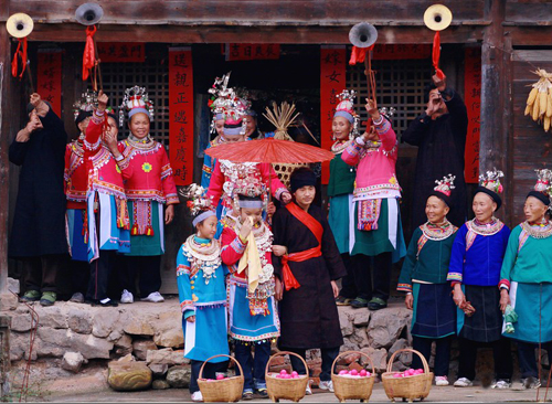 彝族规矩特殊,彝族男性忌讳