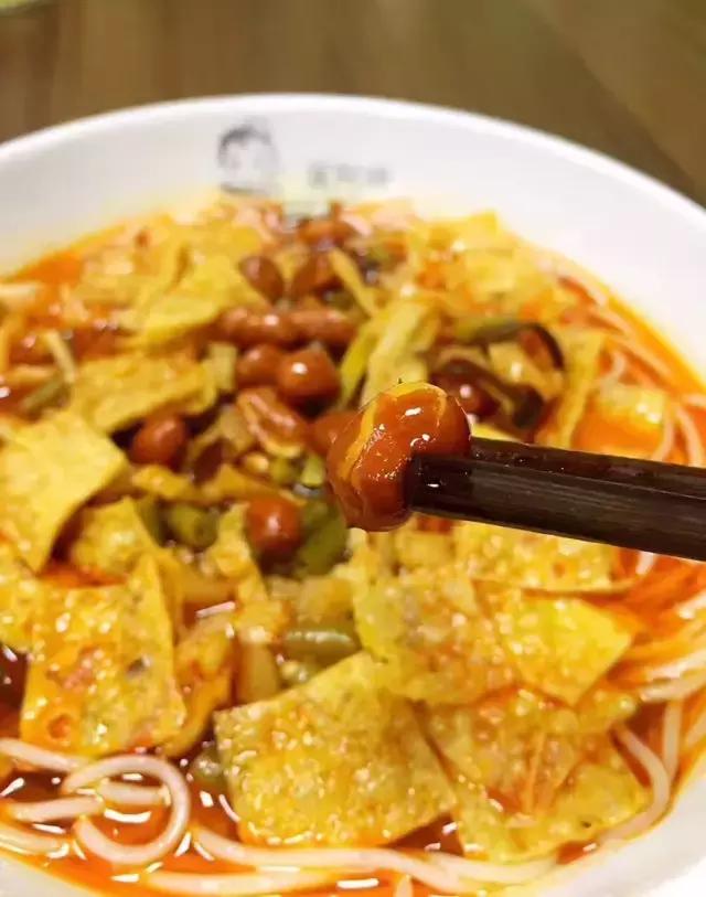 随时随地一壶热水就能吃上的美味螺蛳粉,我们帮你找好了!饿了么?