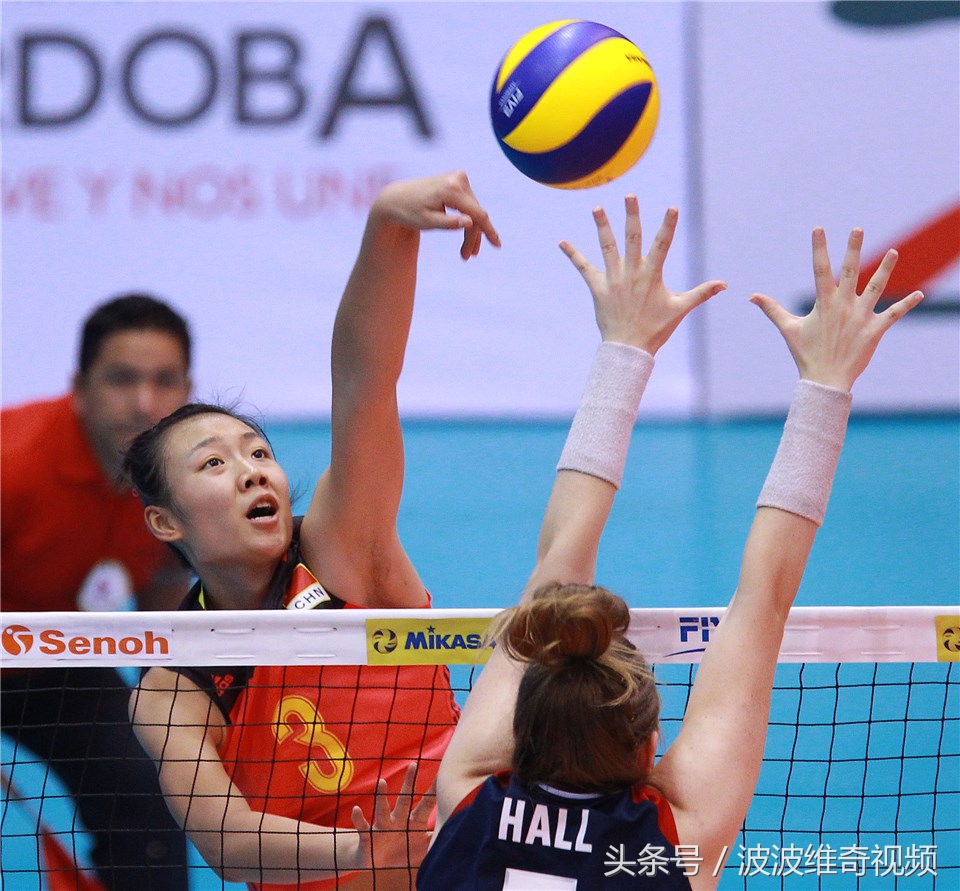女排拦网7-19也能赢！国青双子星揽20+，小朱婷进攻差哪儿