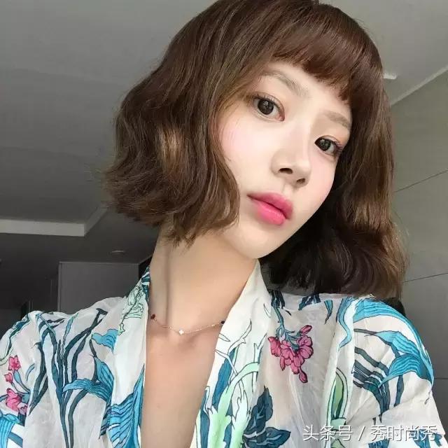 韩系外翻中短发高级感,短发发尾外翻发型