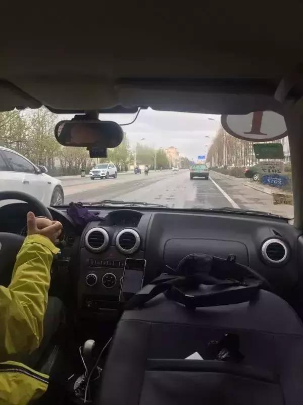 开车去非洲日记之九，去花土沟路上，遇到夺命的沙尘暴，遇到夺魂水上雅丹，小女子想问嫦娥姐姐你要不要面膜