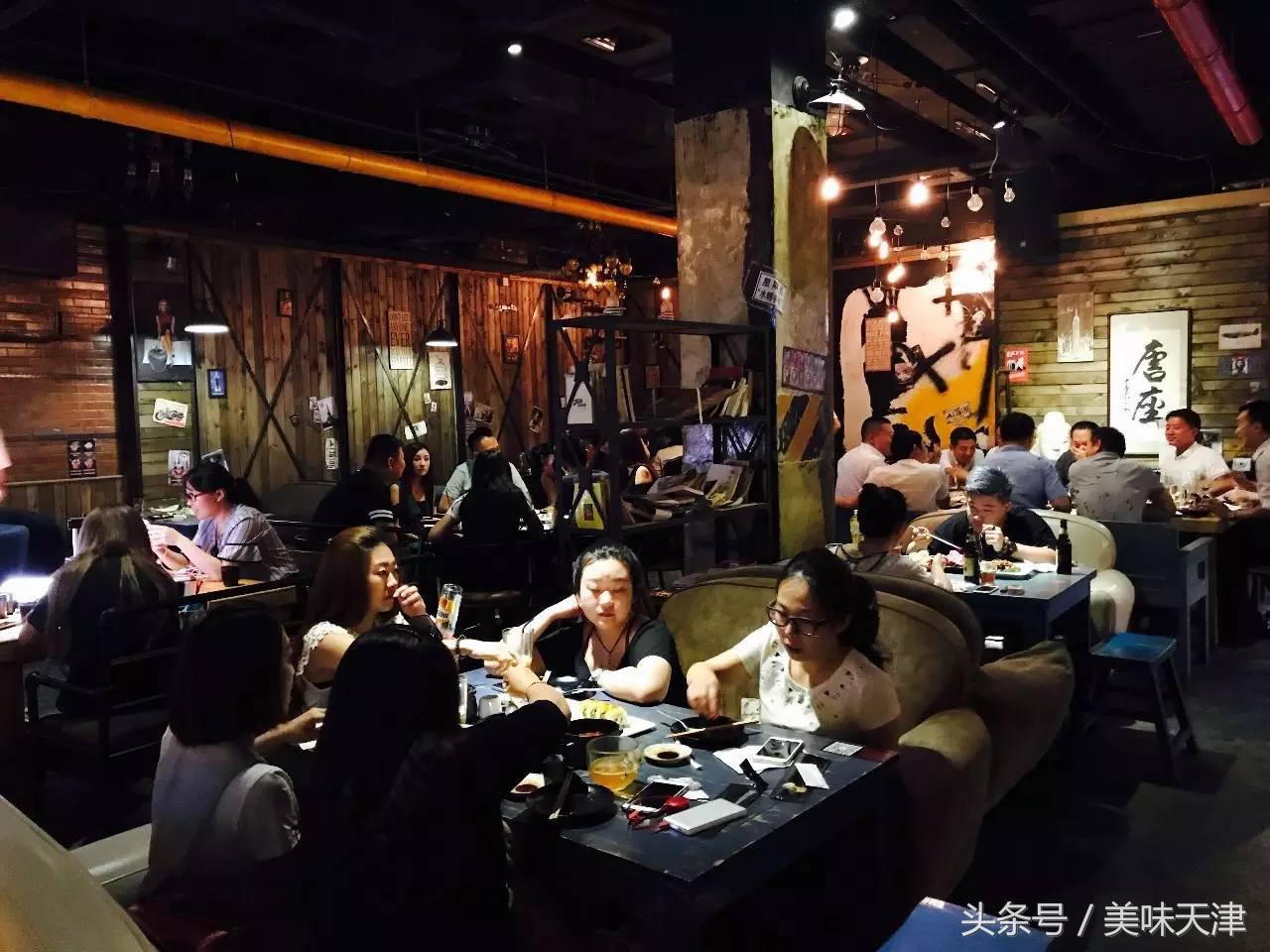 那天明明想要约你喝酒，开口却变成了「要不要一起吃饭」，酒馆中的美味派，夜宵中的狂热派，非你莫属