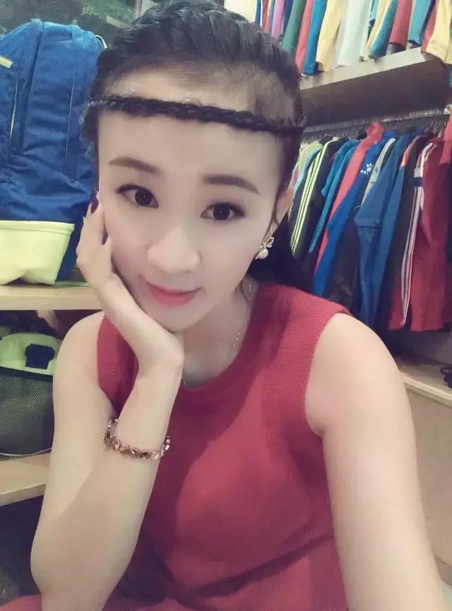 听她说｜李政云：举步维艰跨过十个行业”，看她如何逆袭成足球公司老板