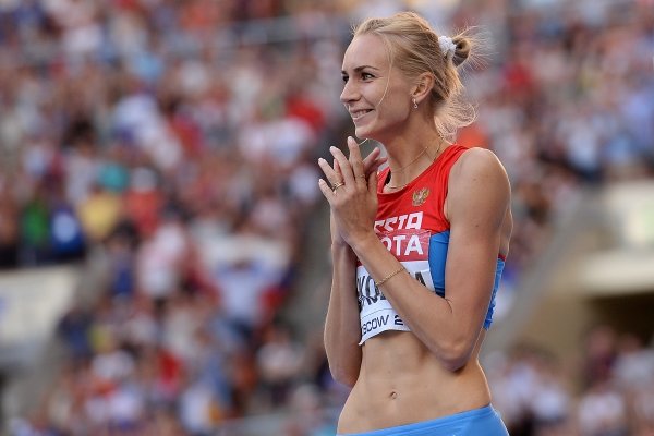 打破尘封17年的跳高记录,连续三次创造男子跳高世界纪录