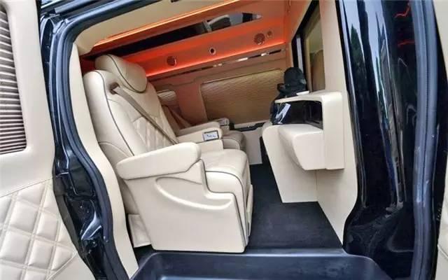 戴墨镜金链子bgm背景音乐,墨镜雪茄金链子三件套bgm是什么