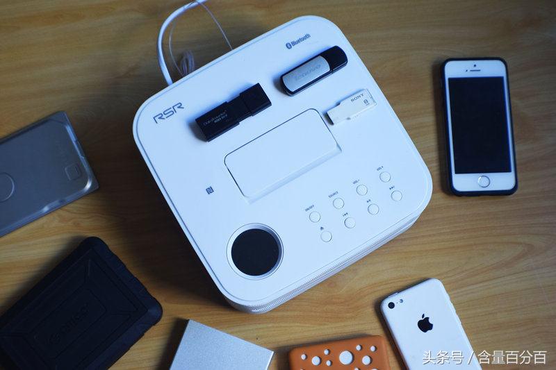 实用!新老功能结合的RSRDD515多功能苹果DVD迷你组合音响