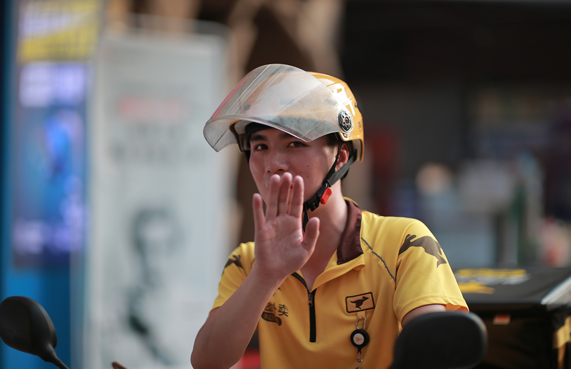 国产1.4定焦大光圈镜头,国产镜头1.7光圈