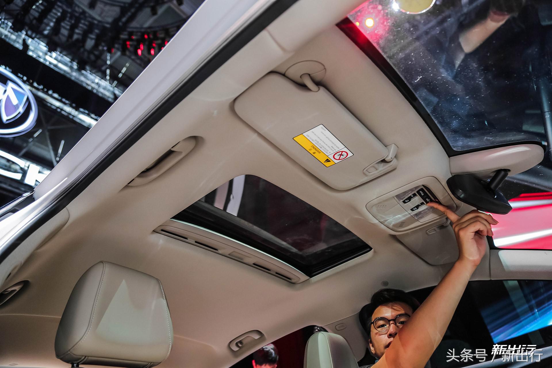 别克君威2017款30h豪华型,远距离看新款君威