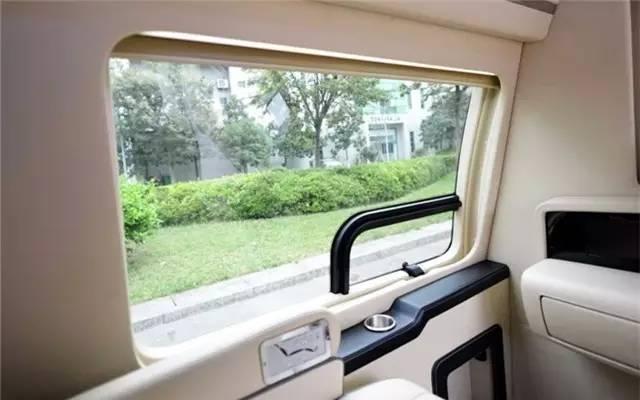 戴墨镜金链子bgm背景音乐,墨镜雪茄金链子三件套bgm是什么