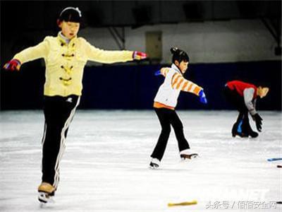 滑冰运动员伤病,滑冰注意事项视频
