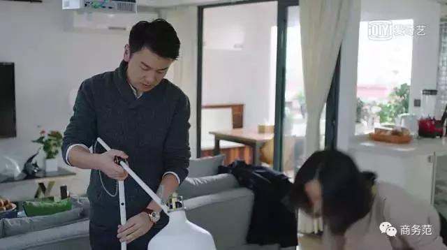 唐晶戴的项链前半生,唐晶戴戒指