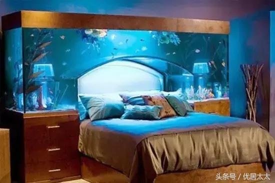 你的床屏该变变样子了,不要只会挂婚纱照了