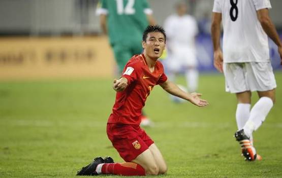 国足0比2输日本3大名嘴犀利点评,日本韩国战胜世界级强队