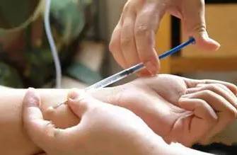 护士打针哪种握针方法更好,儿科护士打针技巧