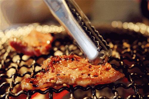 这么热个天，我却选了一家烤肉店？这个谜怎么破！