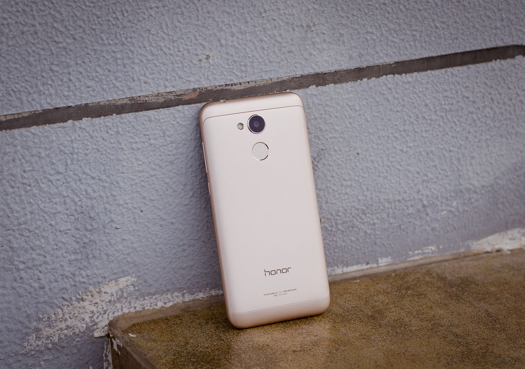 荣耀畅玩6a详解,不费流量而且还好玩的游戏推荐