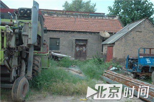 “女生遭强奸案”两家属被控制女孩：说真话被叔叔打