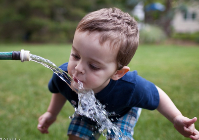 宝宝呕吐想喝水是怎么回事,宝宝老想喝水怎么回事