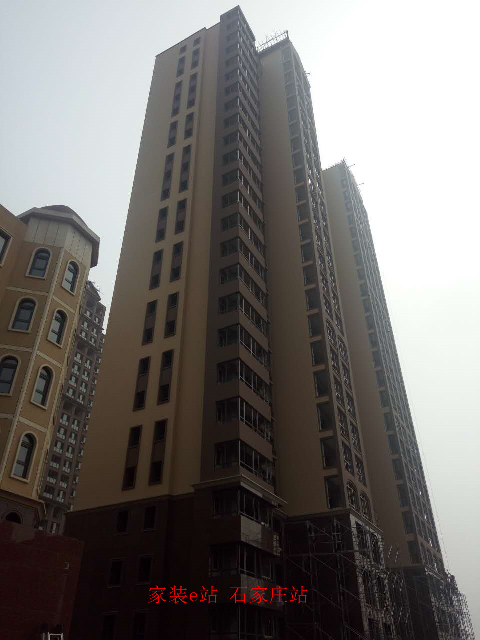 7月19号走访“白金汉府”最新施工进度