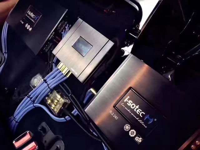 奔驰gl400和gls400区别,奔驰gl400双天窗