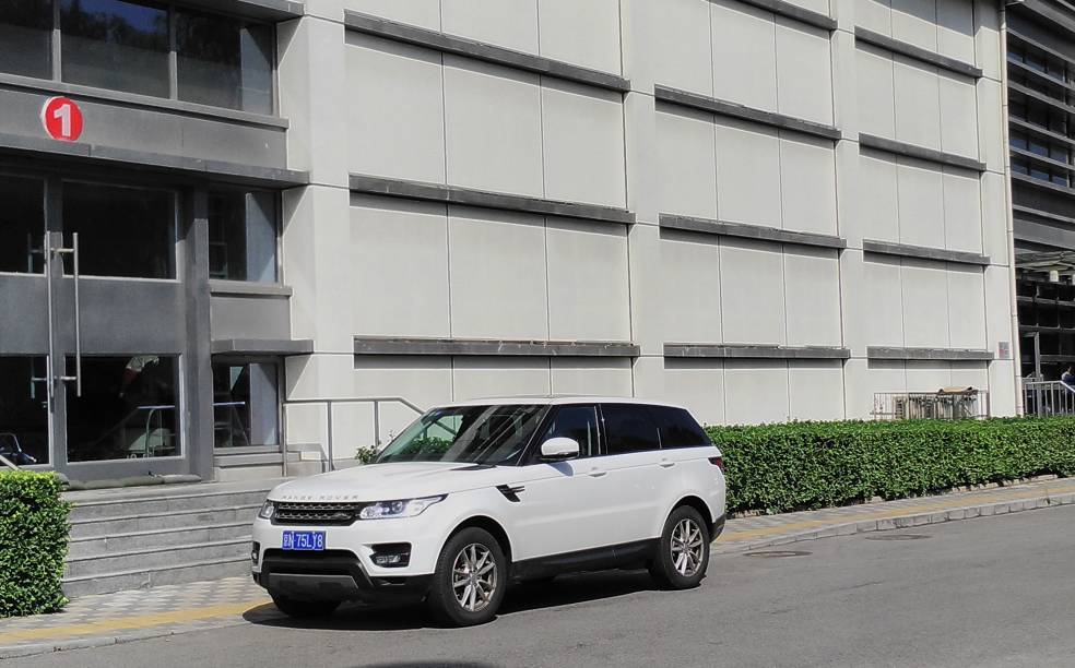 路虎揽胜运动版深度试驾,试驾路虎揽胜行政加长