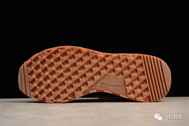 将曾经的亚历山大大帝穿在脚上是一种什么样的感受,AdidasALEXANDERWANG