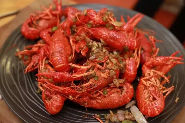 怎样做小龙虾才好吃又简单全过程,在家里怎么做大龙虾最简单又好吃