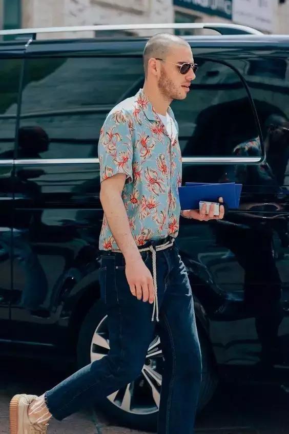 型男必备的简约风衬衫穿搭,潮男必备休闲白衬衫搭配