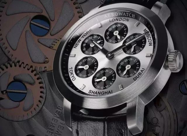 积家翻转系列背面刻字,积家翻转龙年