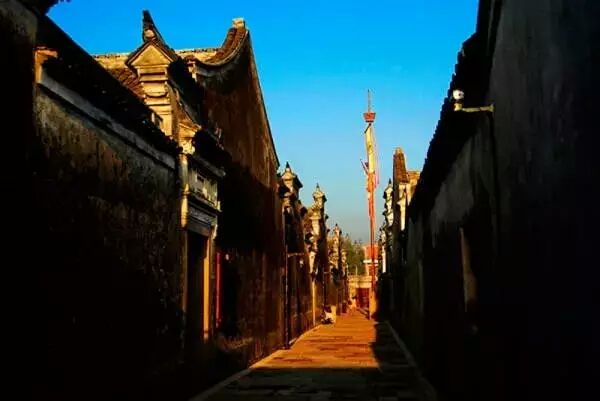 客栈感悟,短暂的停留永远的痛